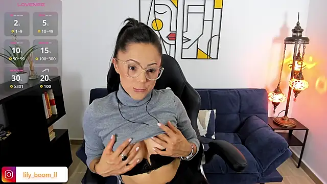 Snapshot of Lyliboomm chatting on 10-04-25, 12:19 Lyliboomm online show from 10-04-25, 12:19