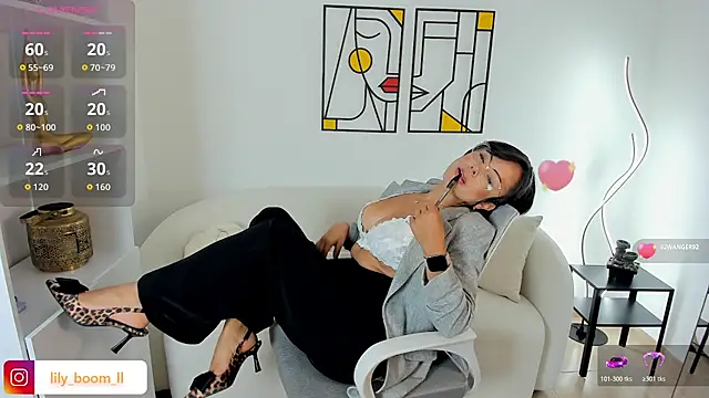 Snapshot of Lyliboomm chatting on 06-17-26, 10:54 Lyliboomm online show from 06-17-26, 10:54