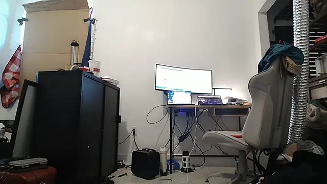 jasoncali305 online show from 10-06-25, 08:28