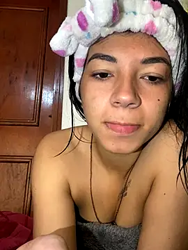 Snapshot of Lesly777_ chatting on 09-26-25, 11:58 Lesly777 online show from 09-26-25, 11:58