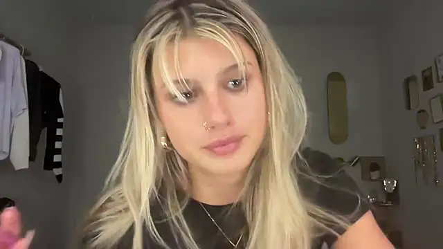 AnnGrayson online show from 10-13-25, 01:16