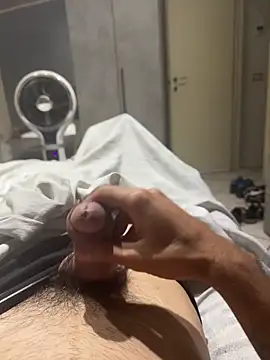 Snapshot of alexbergo87 chatting on 09-11-25, 08:31 alexbergo87 online show from 09-11-25, 08:31