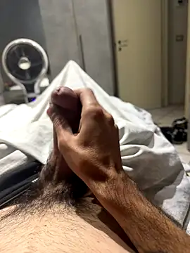 Snapshot of alexbergo87 chatting on 09-12-25, 08:09 alexbergo87 online show from 09-12-25, 08:09