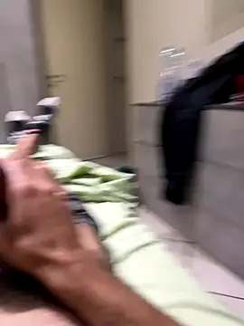 Snapshot of alexbergo87 chatting on 09-22-25, 08:11 alexbergo87 online show from 09-22-25, 08:11