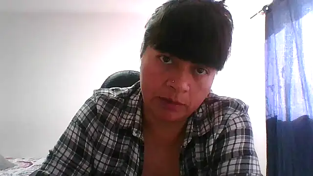 Snapshot of adri89-g chatting on 02-05-26, 02:11 adri89-g online show from 02-05-26, 02:11