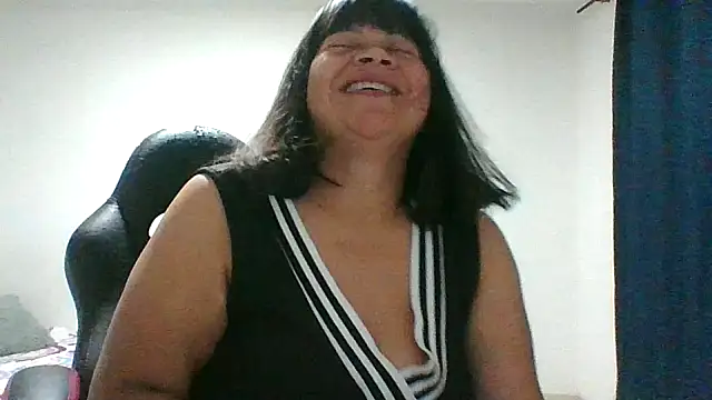 Snapshot of adri89-g chatting on 02-07-26, 01:42 adri89-g online show from 02-07-26, 01:42