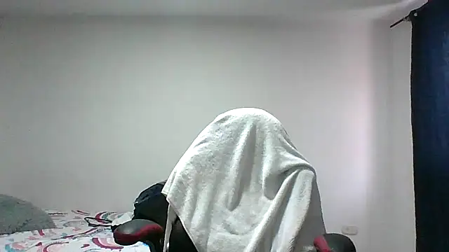 Snapshot of adri89-g chatting on 03-06-26, 12:01 adri89-g online show from 03-06-26, 12:01