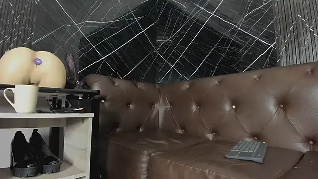 mistress angell  online show from 10-17-25, 01:20