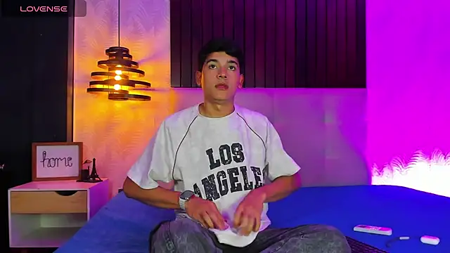 SandroVeyra online show from 10-04-25, 03:37