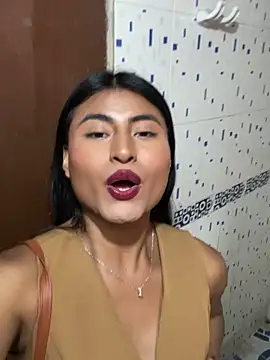 Michelle Narvaez online show from 10-20-25, 02:34