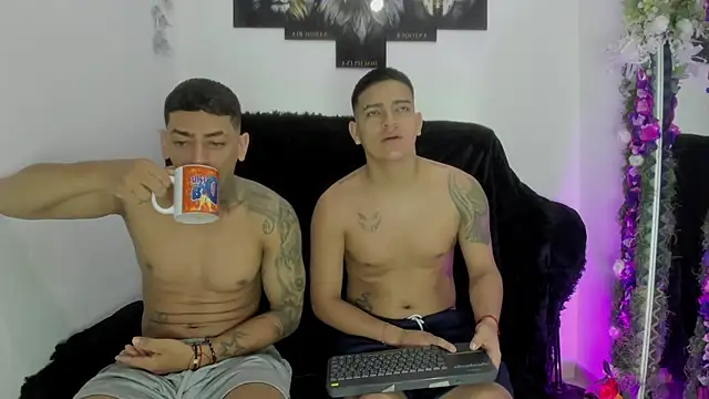 Snapshot of maykel_and_mike chatting on 12-01-25, 10:31 maykel and mike online show from 12-01-25, 10:31