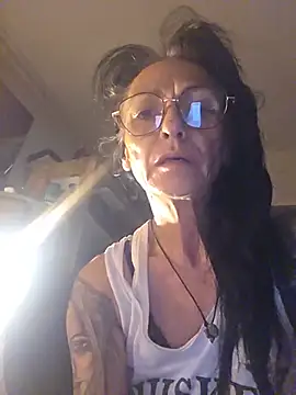 Snapshot of jasonee13 chatting on 05-29-26, 06:39 jasonee13 online show from 05-29-26, 06:39