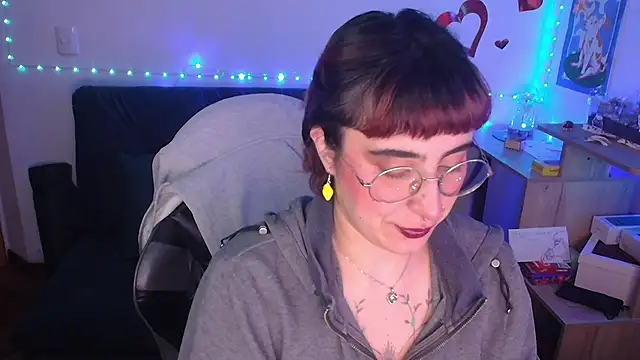 Miacatsito3 online show from 04-16-26, 01:50