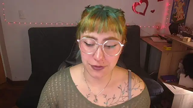 Snapshot of Miacatsito3 chatting on 07-10-26, 06:54 Miacatsito3 online show from 07-10-26, 06:54