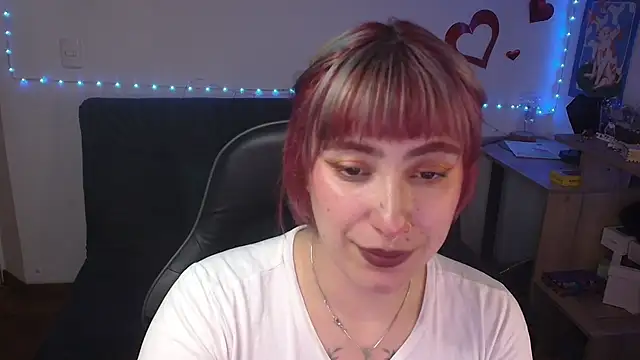 Snapshot of Miacatsito3 chatting on 07-24-26, 03:04 Miacatsito3 online show from 07-24-26, 03:04