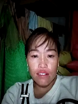 Snapshot of Vuong_x chatting on 09-19-25, 02:07 Vuong x online show from 09-19-25, 02:07
