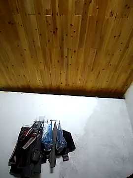 Snapshot of Dung_x chatting on 09-18-25, 07:10 Dung x online show from 09-18-25, 07:10