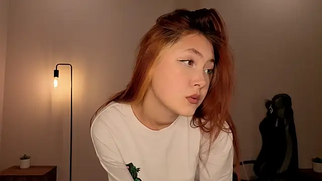 Frences Eyes online show from 11-14-25, 01:43