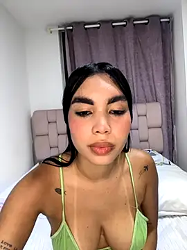 karolaalcendra online show from 10-17-25, 04:15