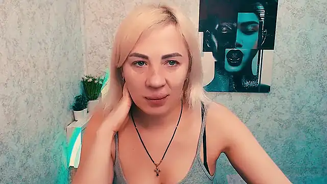 EmmaCat  online show from 02-19-26, 07:26