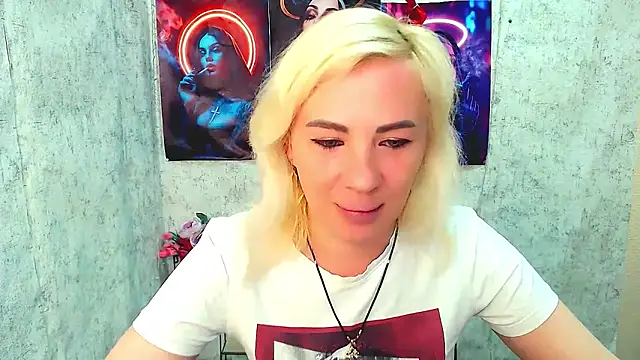 EmmaCat  online show from 03-24-26, 05:23