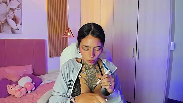 KoraRousee online show from 09-27-25, 01:05