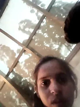 Snapshot of Saloni-Gupta chatting on 02-14-26, 01:41 Saloni-Gupta online show from 02-14-26, 01:41