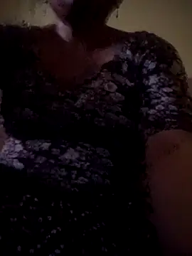 Snapshot of thehotlady chatting on 06-28-26, 05:41 thehotlady online show from 06-28-26, 05:41