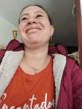 Snapshot of LaraCaliente chatting on 06-10-26, 06:51 LaraCaliente online show from 06-10-26, 06:51