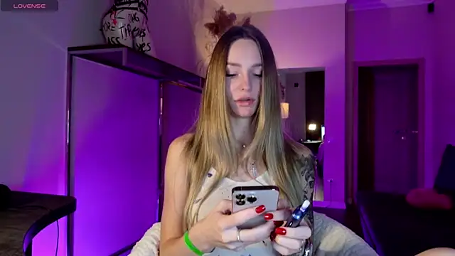 Melloudy online show from 10-20-25, 05:41