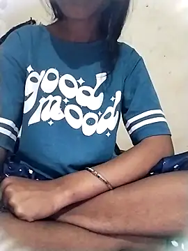 Snapshot of Rapunzal chatting on 03-19-26, 06:45 Rapunzal online show from 03-19-26, 06:45