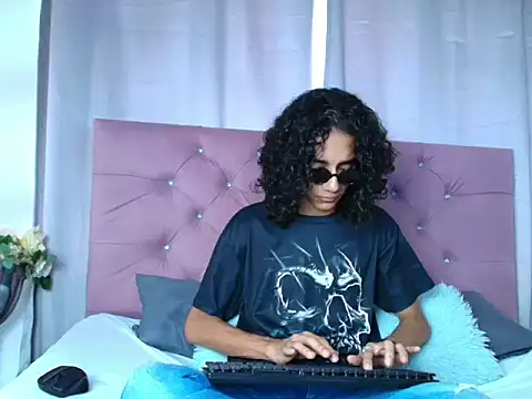 EthanBlackwoodd online show from 09-29-25, 07:40