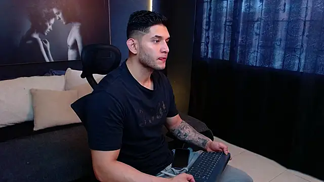 RichardMilleer online show from 10-04-25, 02:59