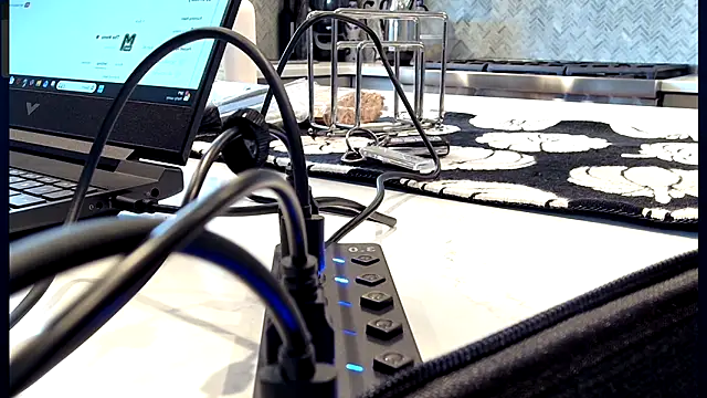 Snapshot of 3totangox chatting on 11-07-25, 07:25 3totangox online show from 11-07-25, 07:25