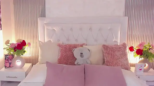 Snapshot of MelodySweetHoney chatting on 01-15-26, 04:00 MelodySweetHoney online show from 01-15-26, 04:00