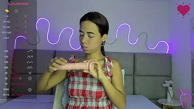 Anntonellaa online show from 11-06-25, 12:17