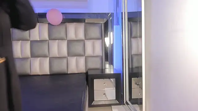 abbiecollins js online show from 11-26-25, 03:29