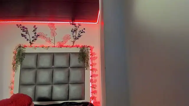 abbiecollins js online show from 03-17-26, 04:39