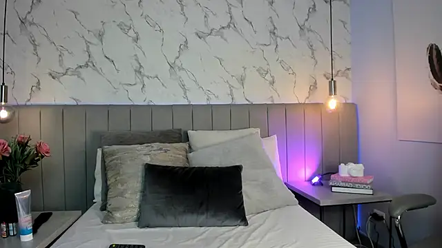 Amber Santana online show from 10-27-25, 08:46