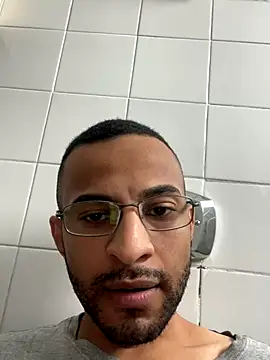 pauzudomoreno1 online show from 12-14-25, 07:18