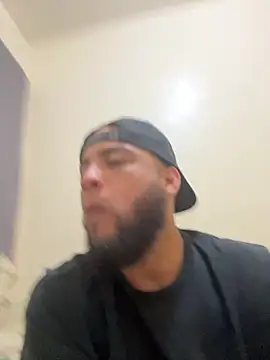 Snapshot of LeoPR00 chatting on 10-17-25, 03:20 LeoPR00 online show from 10-17-25, 03:20