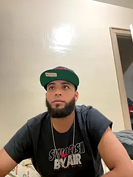 Snapshot of LeoPR00 chatting on 10-20-25, 10:43 LeoPR00 online show from 10-20-25, 10:43