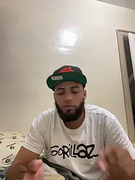 Snapshot of LeoPR00 chatting on 10-22-25, 11:48 LeoPR00 online show from 10-22-25, 11:48