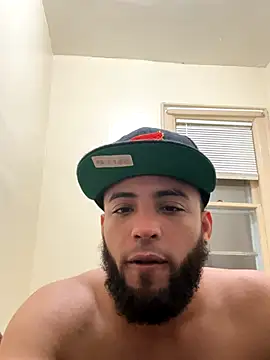 Snapshot of LeoPR00 chatting on 10-25-25, 01:13 LeoPR00 online show from 10-25-25, 01:13