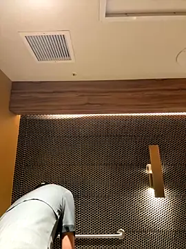 Snapshot of LeoPR00 chatting on 11-02-25, 09:28 LeoPR00 online show from 11-02-25, 09:28