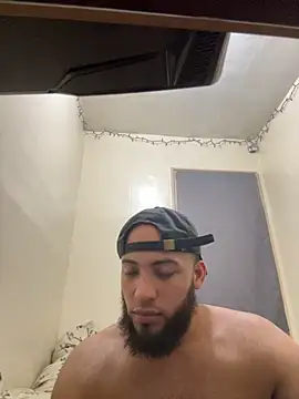 Snapshot of LeoPR00 chatting on 12-05-25, 05:49 LeoPR00 online show from 12-05-25, 05:49