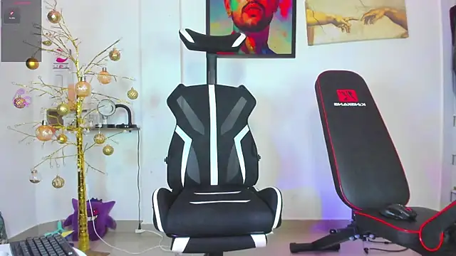 Snapshot of JordanRossie chatting on 12-15-25, 10:14 JordanRossie online show from 12-15-25, 10:14