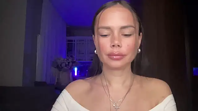 Snapshot of Orlinah chatting on 11-12-25, 10:09 Orlinah online show from 11-12-25, 10:09