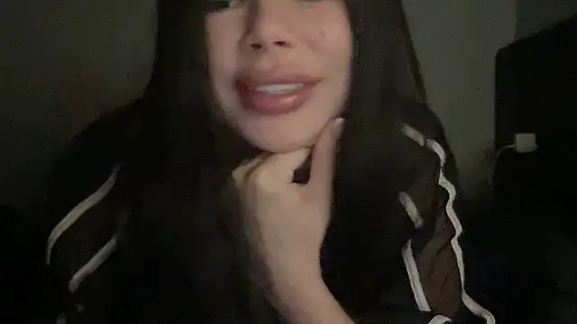 Snapshot of Orlinah chatting on 11-17-25, 08:14 Orlinah online show from 11-17-25, 08:14