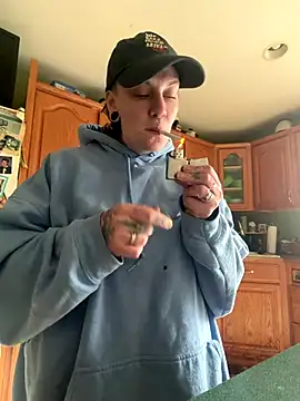 Snapshot of eggsma666 chatting on 01-05-26, 05:27 eggsma666 online show from 01-05-26, 05:27